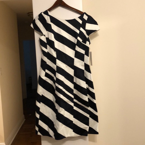 Teri Jon Navy/White dress charmer! - Picture 1 of 5